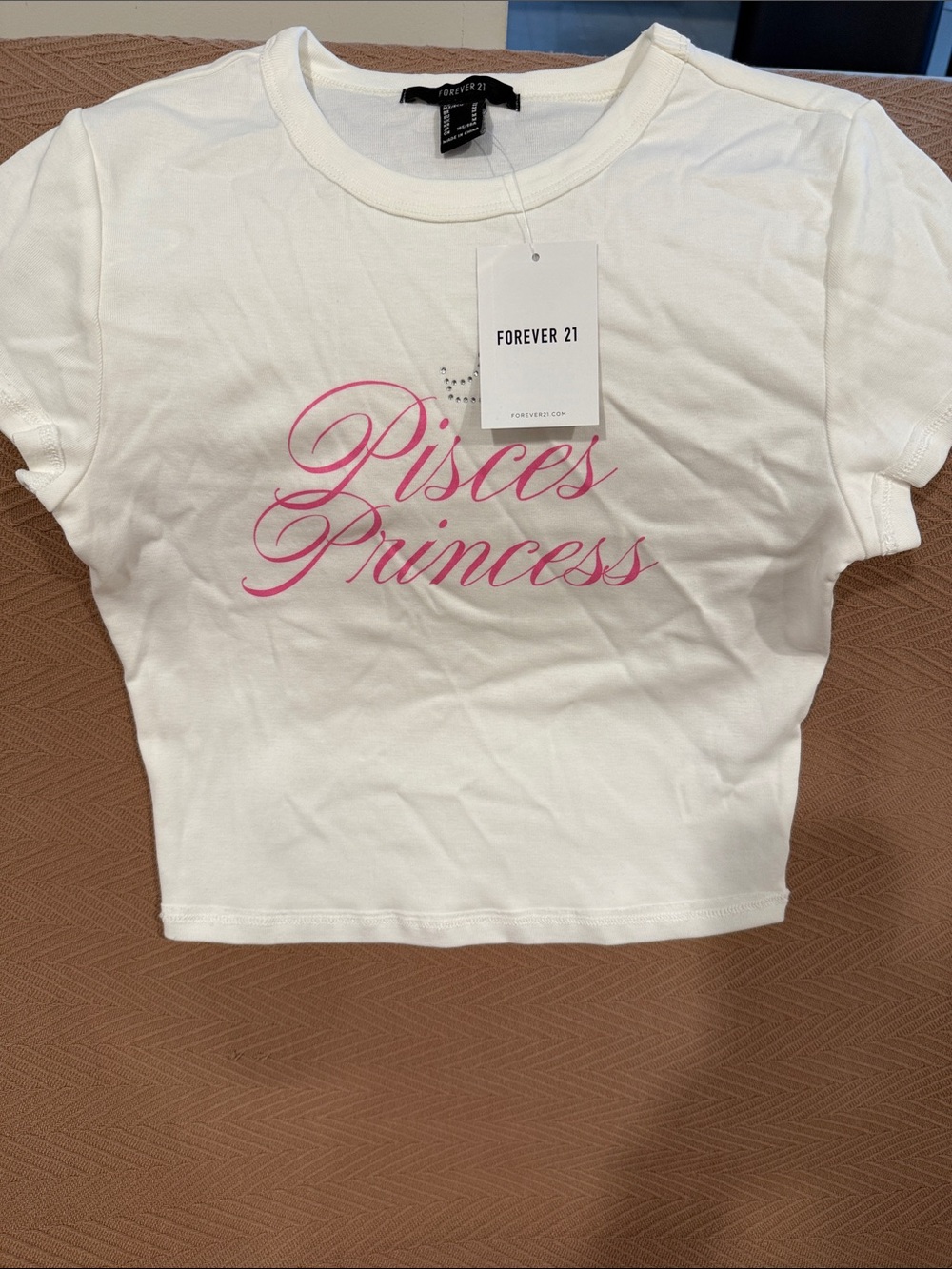 NWT Forever  21 White Crop Tee with Pink 'Pisces Princess' Script